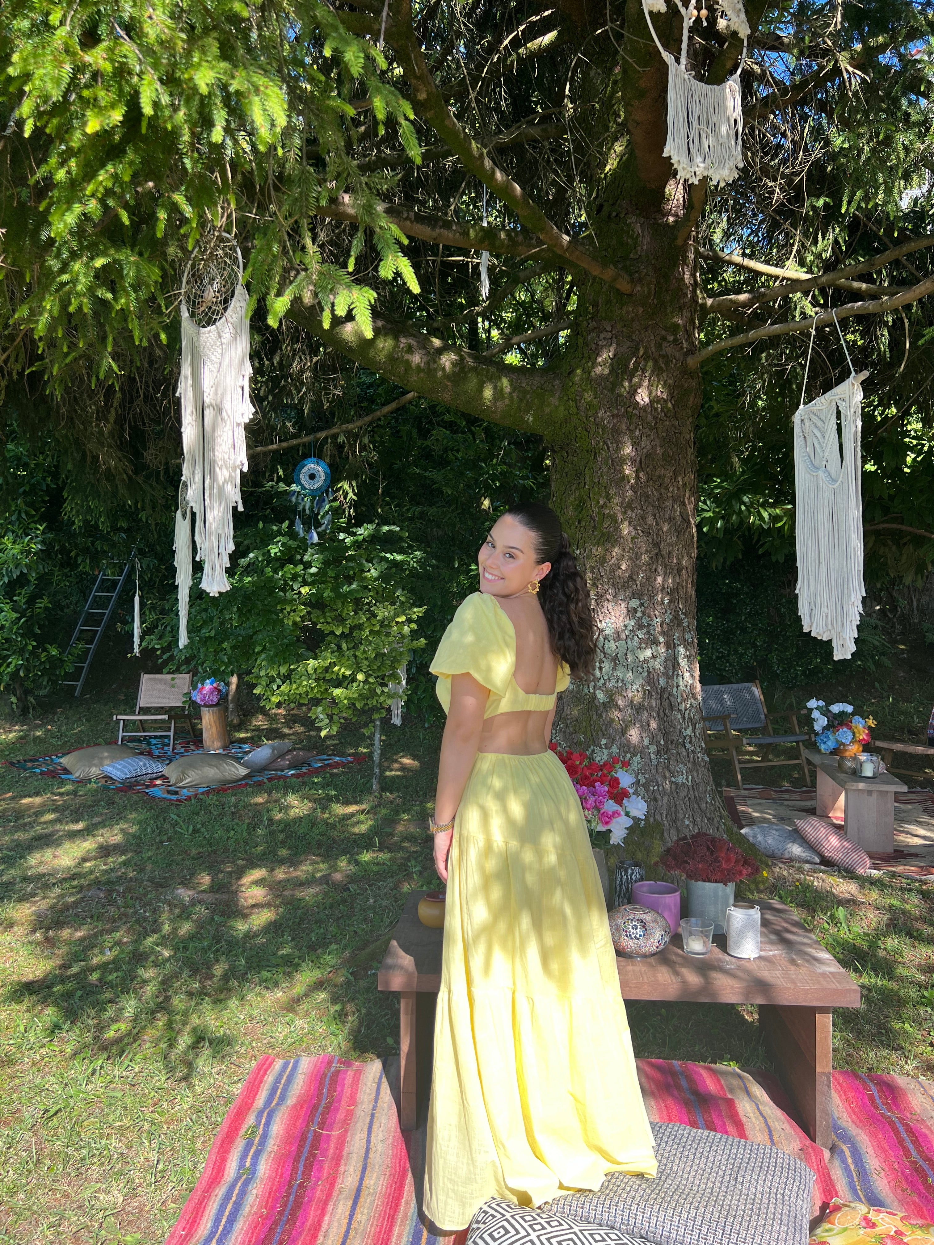 Amarelo