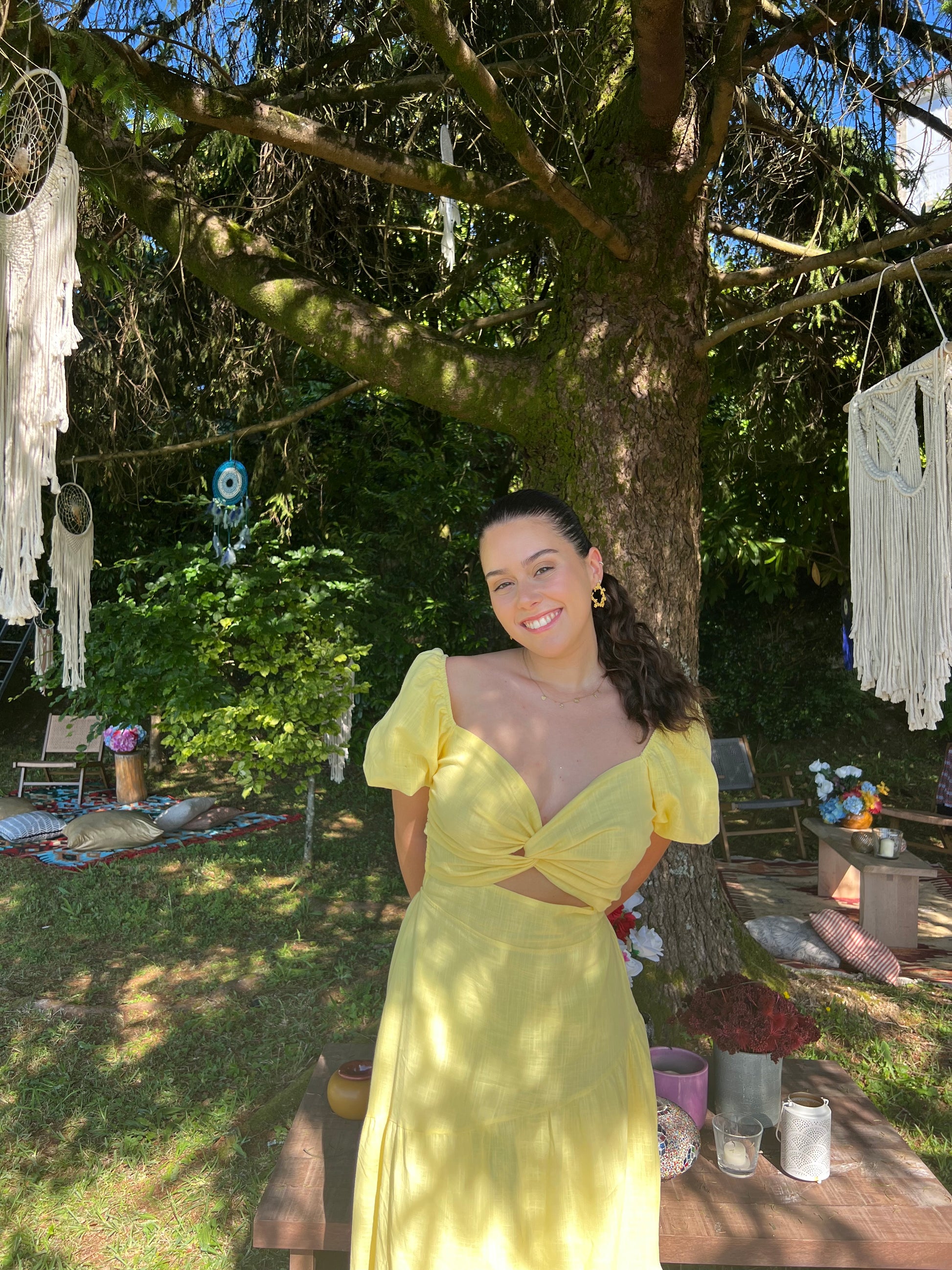 Amarelo